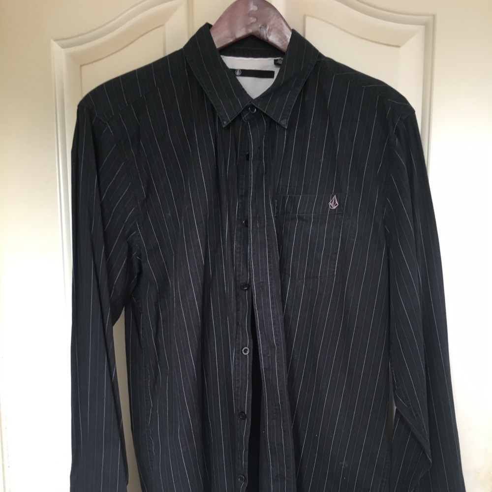 Volcom black Dress Shirt size L, Great condition